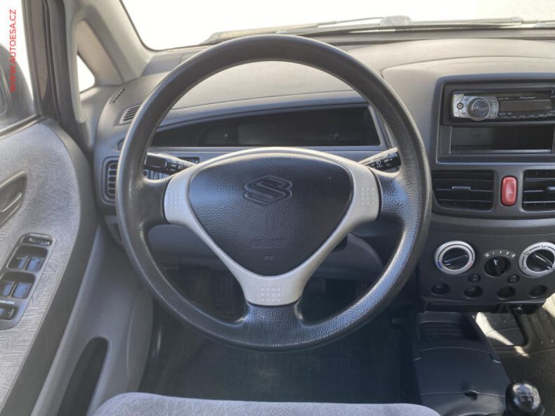 Suzuki Liana - hlavní fotka