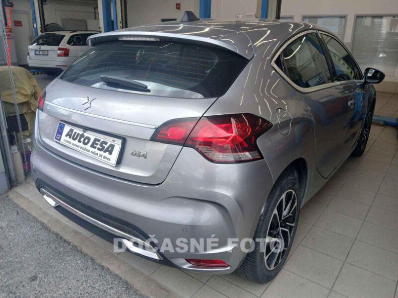 DS Automobiles DS4 - hlavní fotka