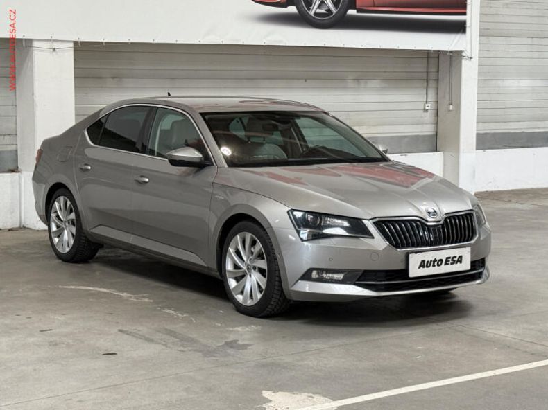 Škoda Superb - hlavní foto