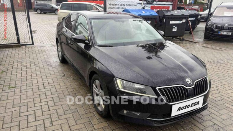 Škoda Superb - hlavní foto