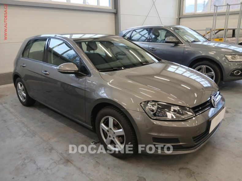 Volkswagen Golf - hlavní foto