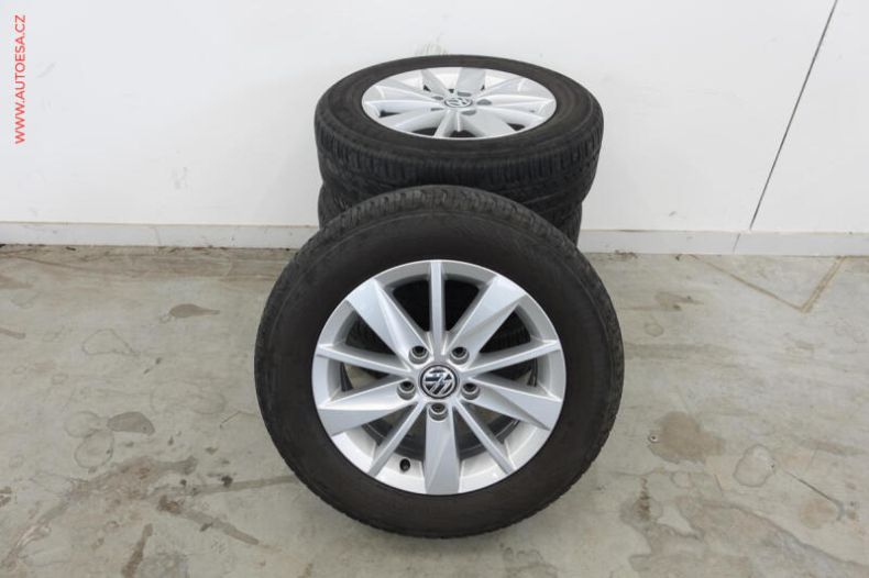 Volkswagen Golf - hlavní fotka