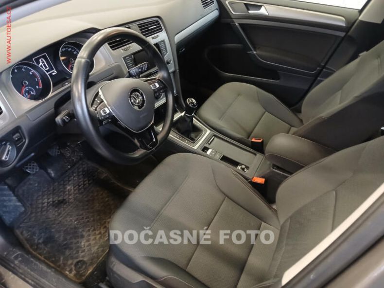 Volkswagen Golf - hlavní fotka