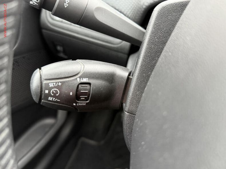 Peugeot 2008 - hlavní fotka