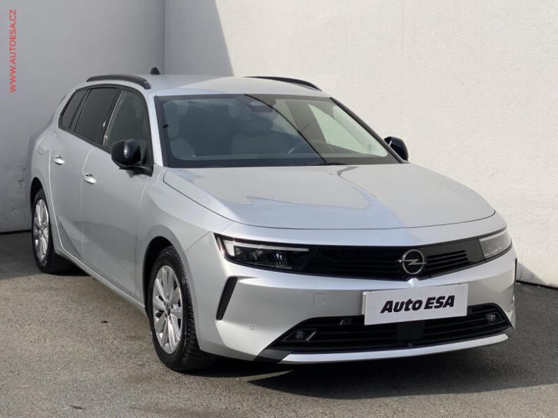 Opel Astra - hlavní foto