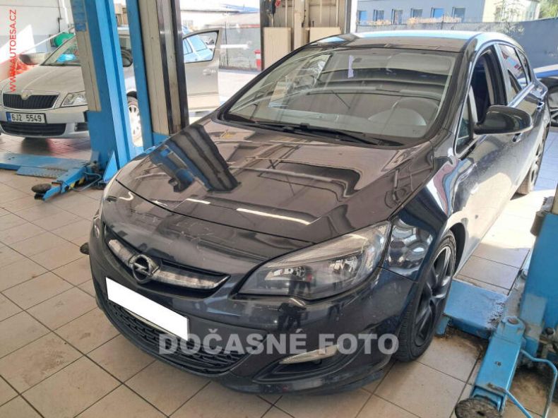 Opel Astra - hlavní foto