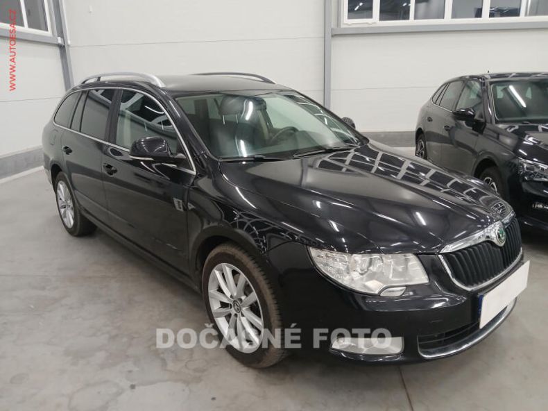 Škoda Superb - hlavní foto