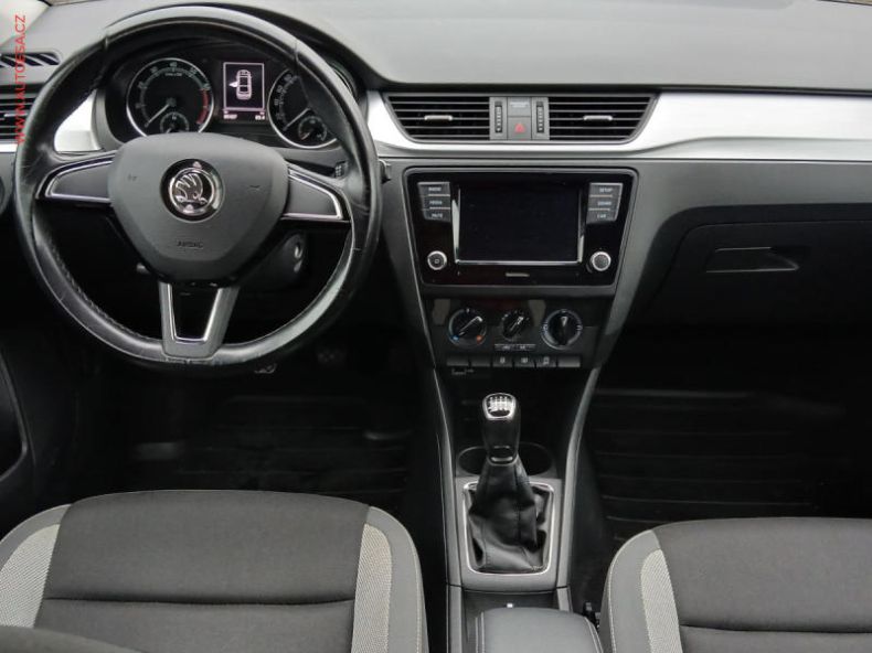 Škoda Rapid - hlavní fotka