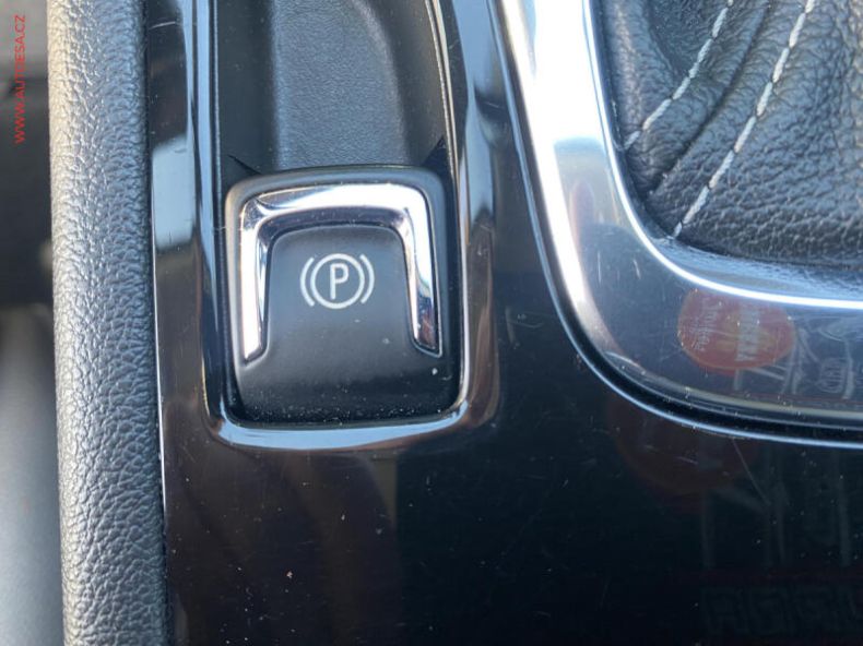 Opel Insignia - hlavní fotka