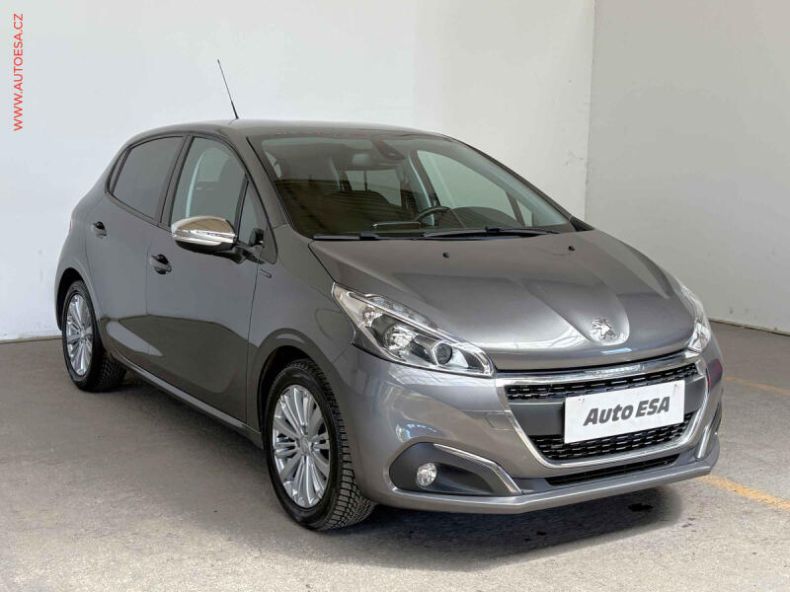 Peugeot 208 - hlavní foto