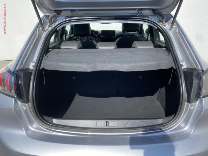 Peugeot 208 - hlavní fotka