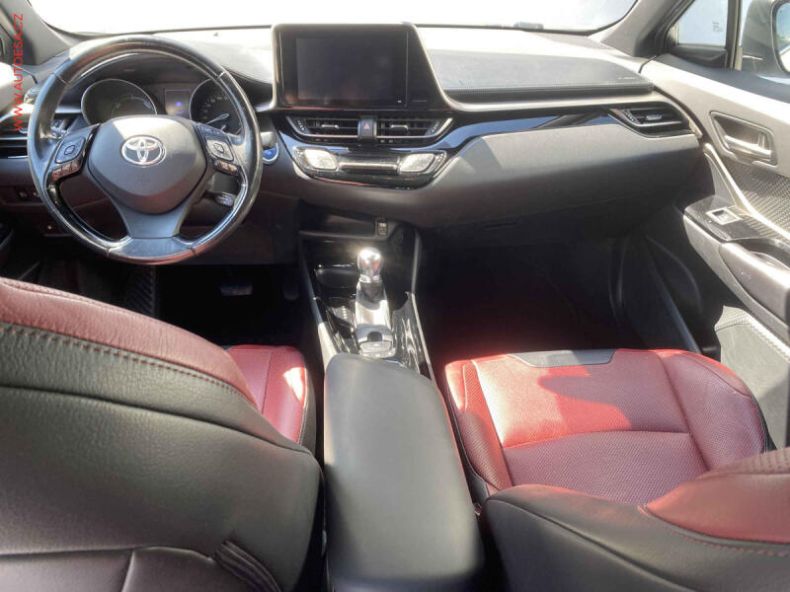 Toyota C-HR - hlavní fotka