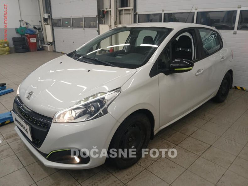 Peugeot 208 - hlavní foto