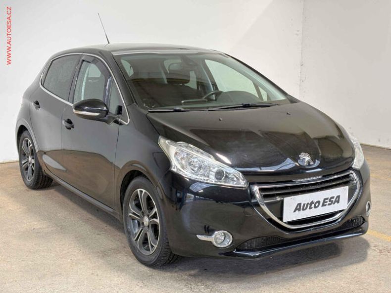 Peugeot 208 - hlavní foto