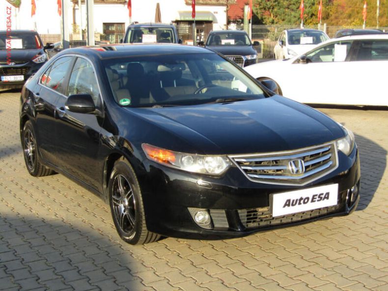 Honda Accord - hlavní foto
