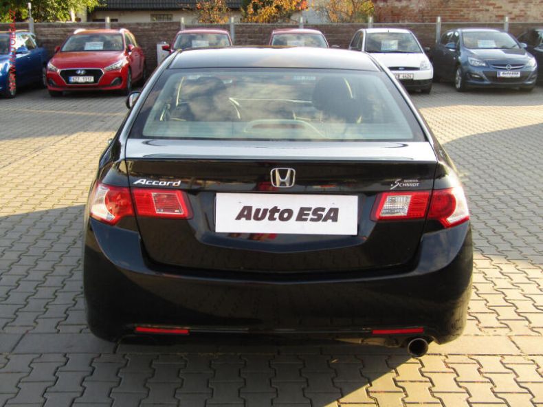 Honda Accord - hlavní fotka