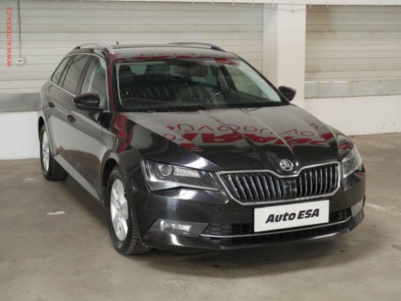 Škoda Superb - hlavní foto