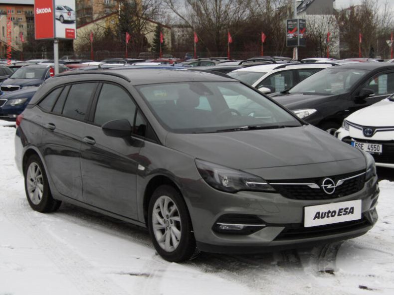 Opel Astra - hlavní foto