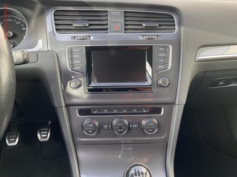 Volkswagen Golf - hlavní fotka