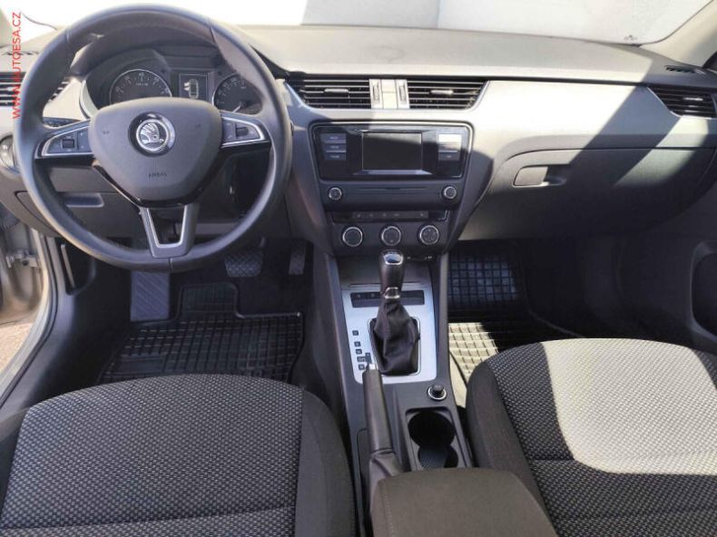 Škoda Octavia - hlavní fotka