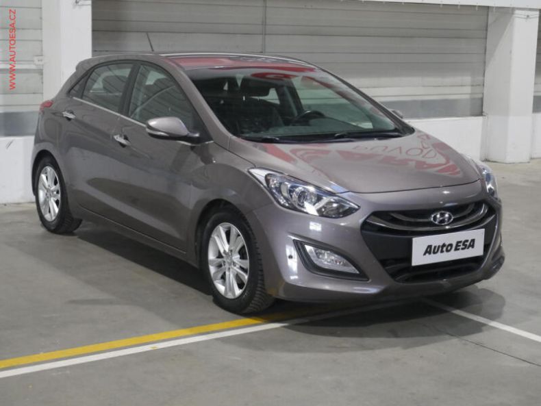 Hyundai i30 - hlavní foto