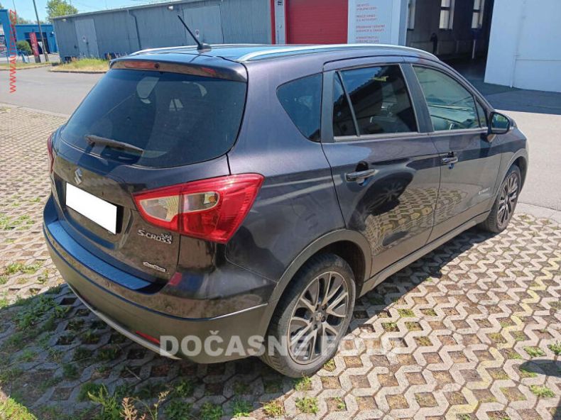 Suzuki SX4 - hlavní fotka
