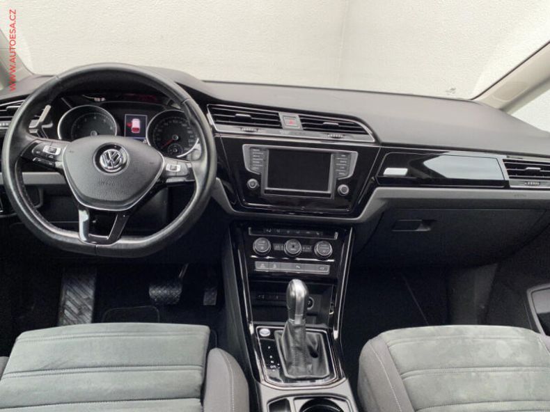 Volkswagen Touran - hlavní fotka