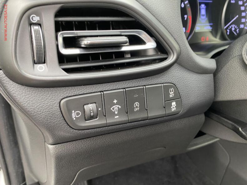 Hyundai i30 - hlavní fotka