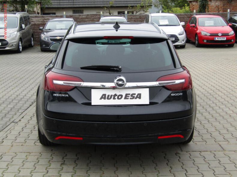 Opel Insignia - hlavní fotka