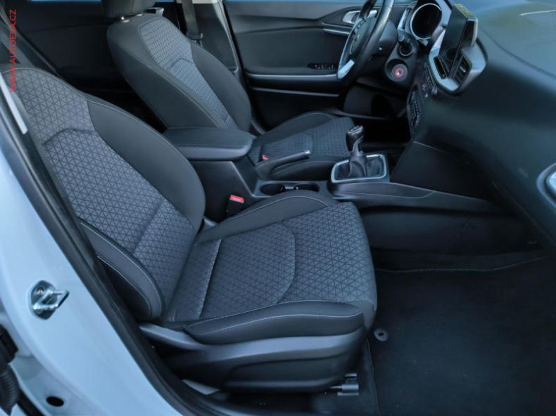 Kia Cee'd - hlavní fotka