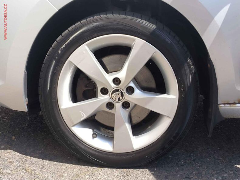 Škoda Rapid - hlavní fotka
