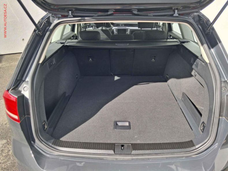 Volkswagen Passat - hlavní fotka
