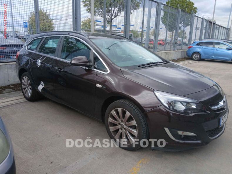Opel Astra - hlavní foto