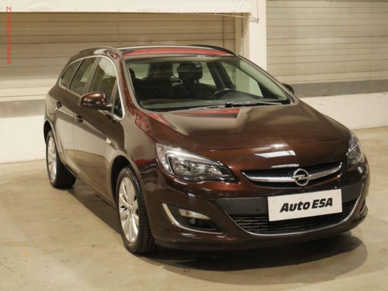 Opel Astra - hlavní foto
