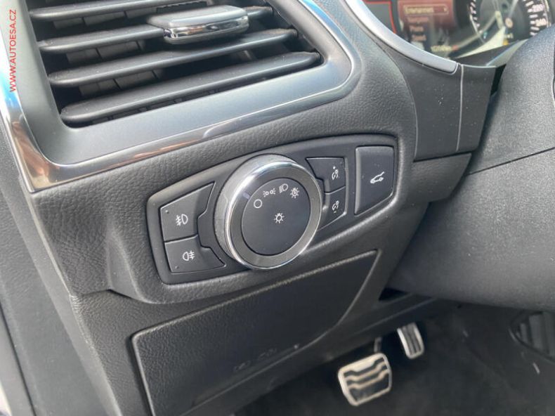 Ford Edge - hlavní fotka