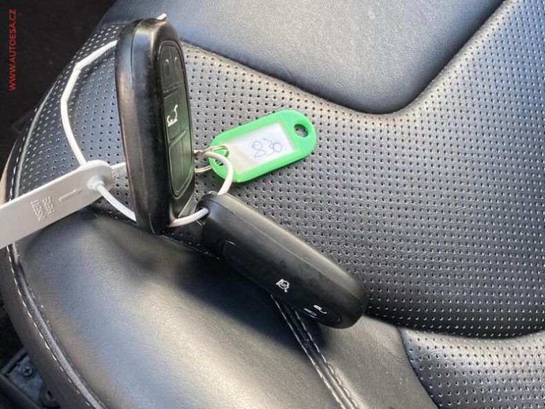 Jeep Cherokee - hlavní fotka