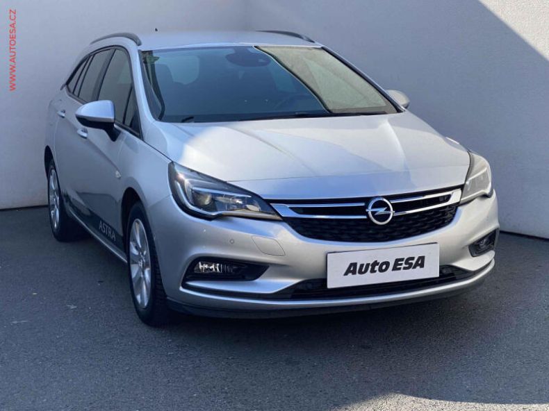 Opel Astra - hlavní foto