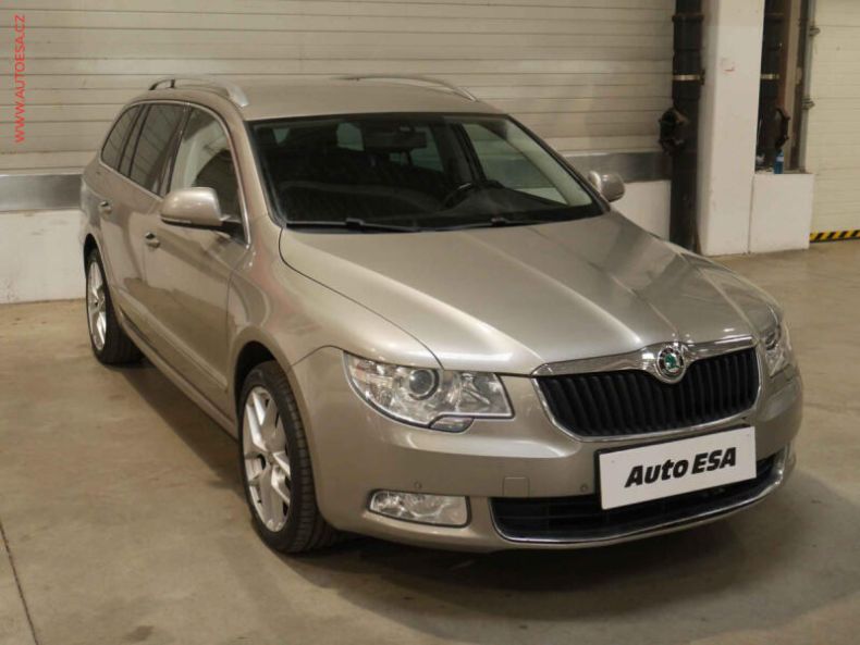 Škoda Superb - hlavní foto