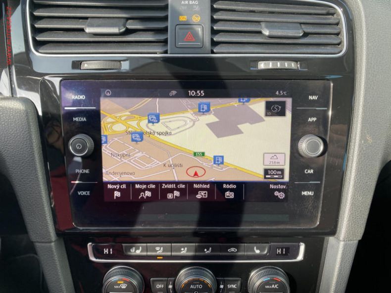 Volkswagen Golf - hlavní fotka