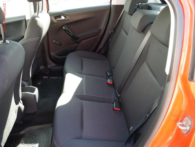 Peugeot 208 - hlavní fotka