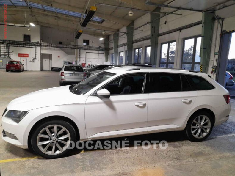 Škoda Superb - hlavní foto