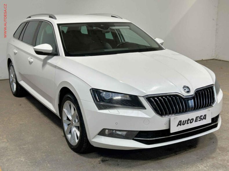 Škoda Superb - hlavní foto