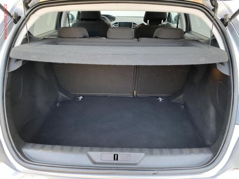 Peugeot 308 - hlavní fotka