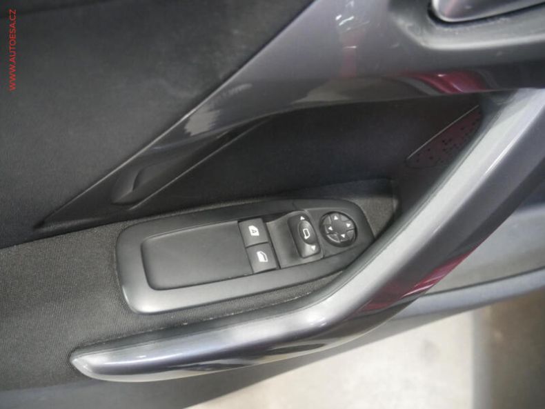 Peugeot 2008 - hlavní fotka