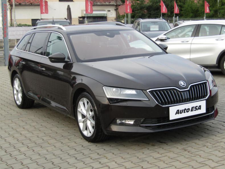 Škoda Superb - hlavní foto