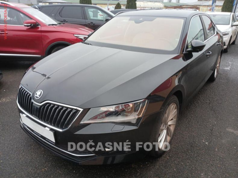 Škoda Superb - hlavní foto