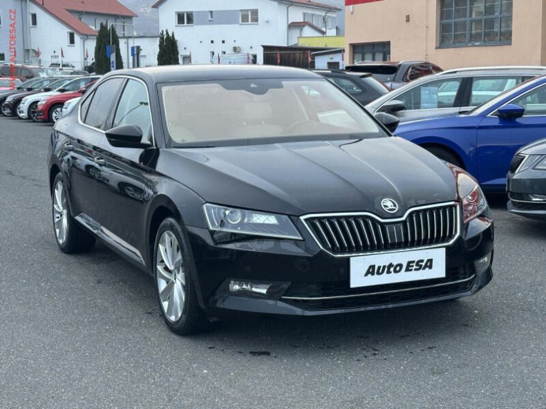 Škoda Superb - hlavní foto