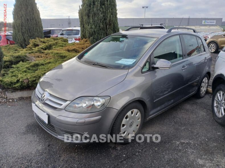 Volkswagen Golf - hlavní foto