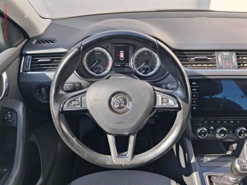 Škoda Octavia - hlavní fotka