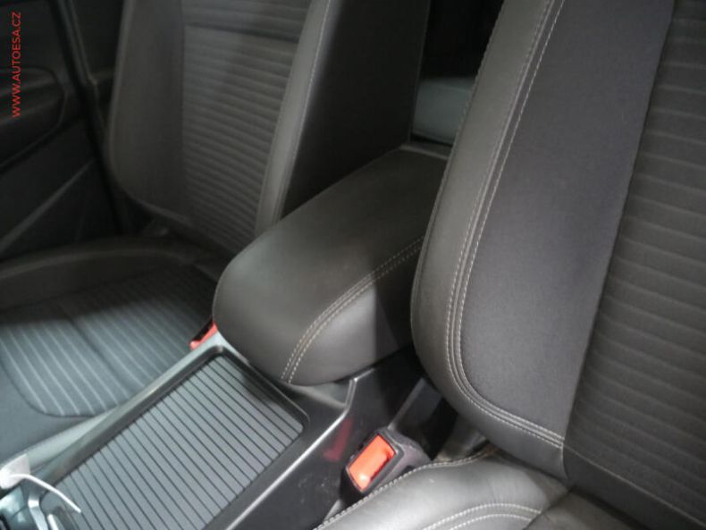 Ford Kuga - hlavní fotka